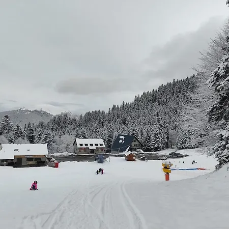 Au Pied Des Pistes *