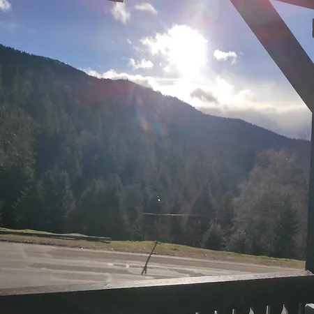 Au Pied Des Pistes *